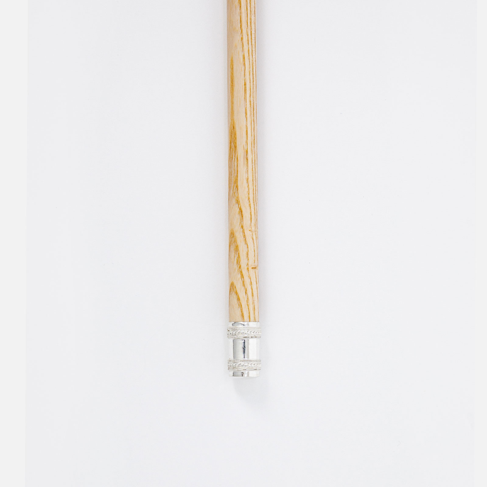 C S4 - خشب الرماد مع الفضة